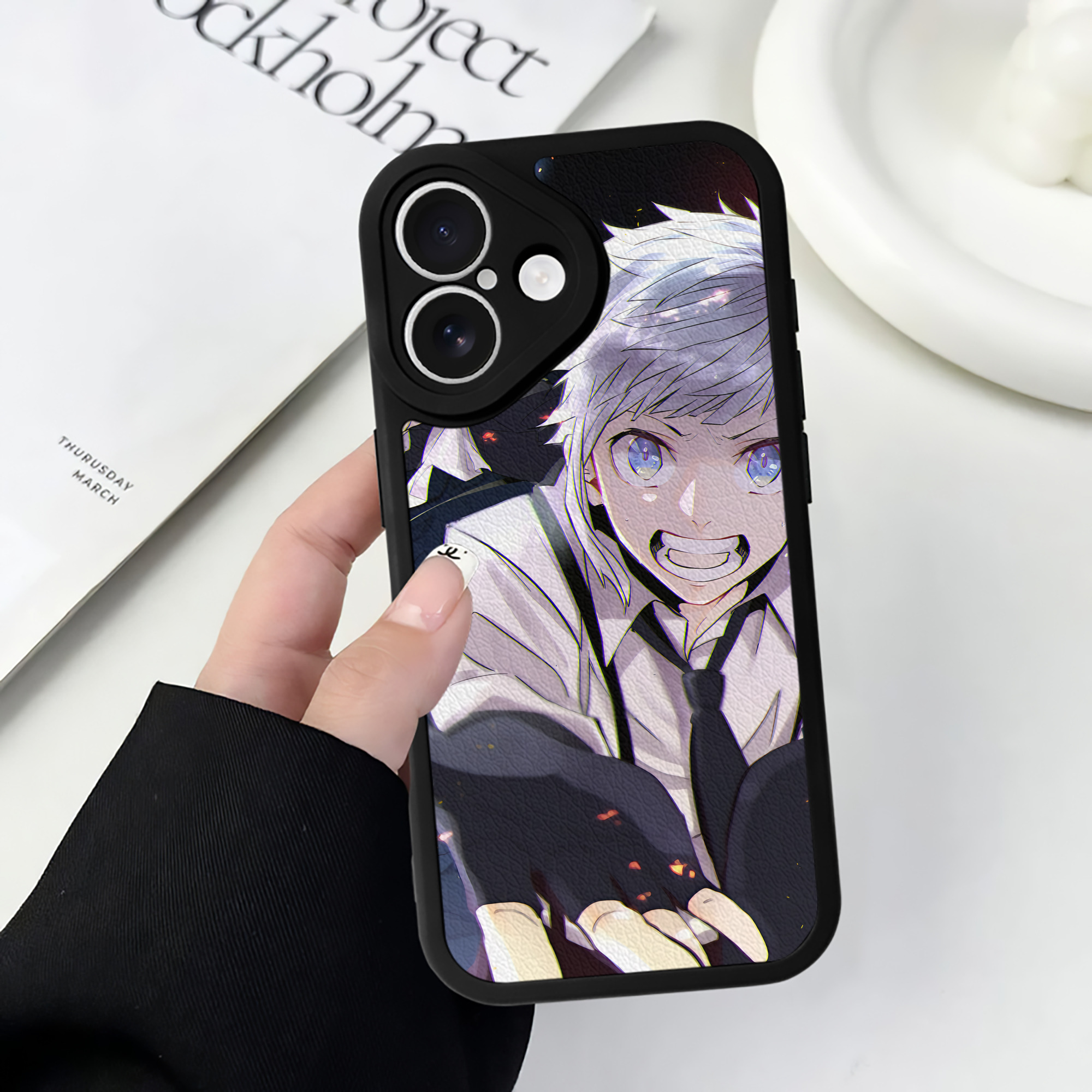 （画像用） 文豪ストレイドッグス Bungo Stray Dogs 【iPhone 16シリーズ対応】シリコンスマホケース（レザー調） 材質：シリコン